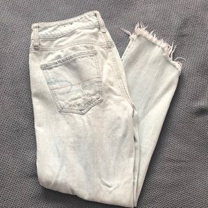 Bleach mom jeans American eagle
